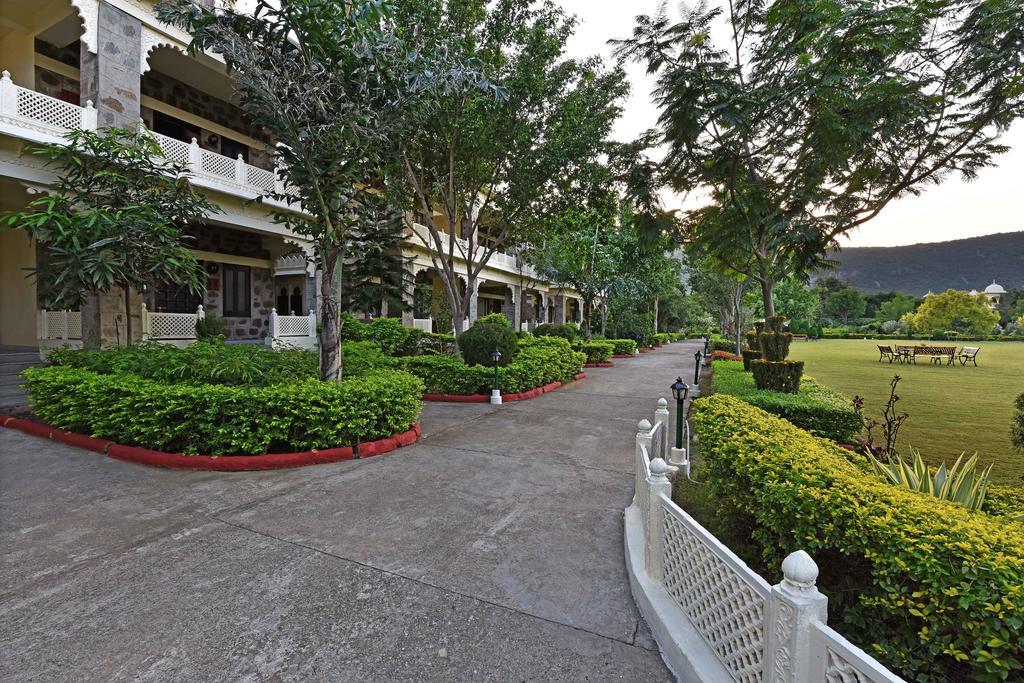 Hotel The Udaibagh Udaipur Esterno foto