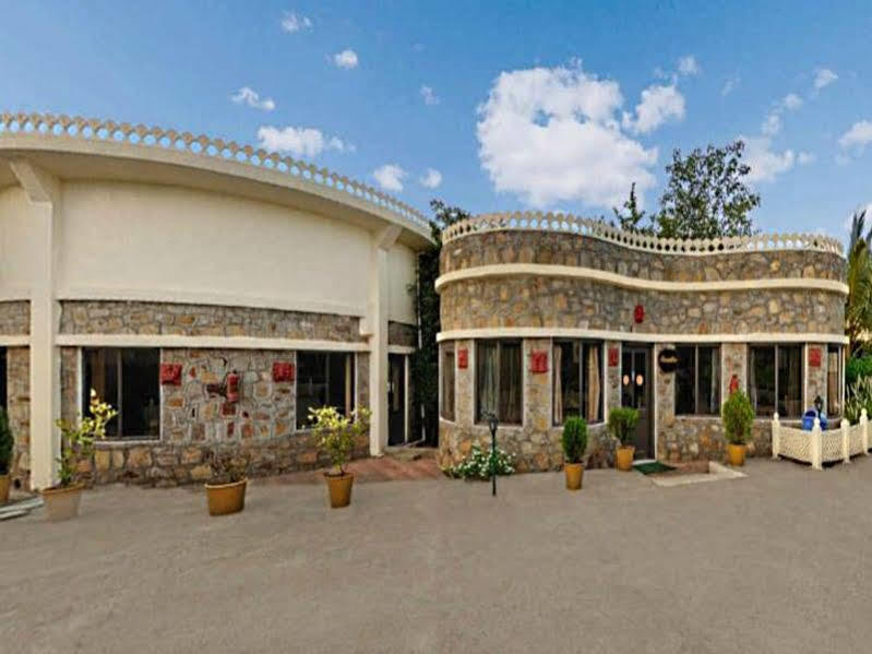 Hotel The Udaibagh Udaipur Esterno foto