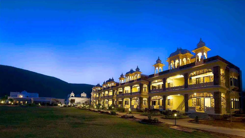 Hotel The Udaibagh Udaipur Esterno foto